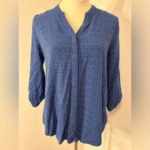 CYNTHIA ROWLEY Geometric Blue and Black Blouse Size Medium - 3/4 Length Sleeves